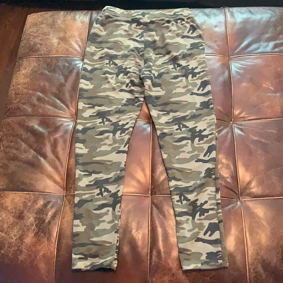 Camouflage Sweat Pants - Picture 2 of 5